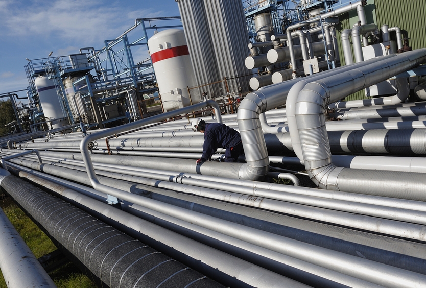 Seamless pipes for oil refinery pipelines